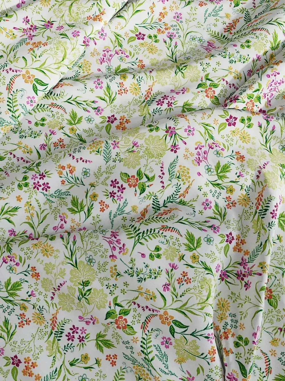 Декоративная наволочка с рюшами, оборками "Полевые цветы" 40х60 см, 1 шт, без молнии