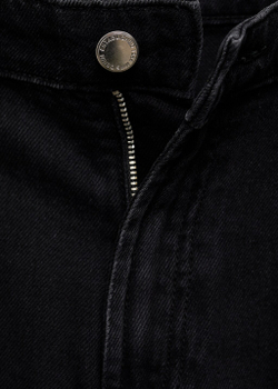 Джинсовые бермуды со средней посадкой и защипами