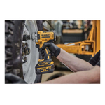 Аккумуляторный гайковерт DeWalt DCF892P2T ударный