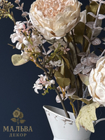 Букет античных пионовидных роз кремовые 59 см