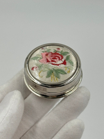 Таблетница с вышивкой