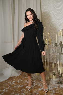 Платье черное на одно плечо из вискозы