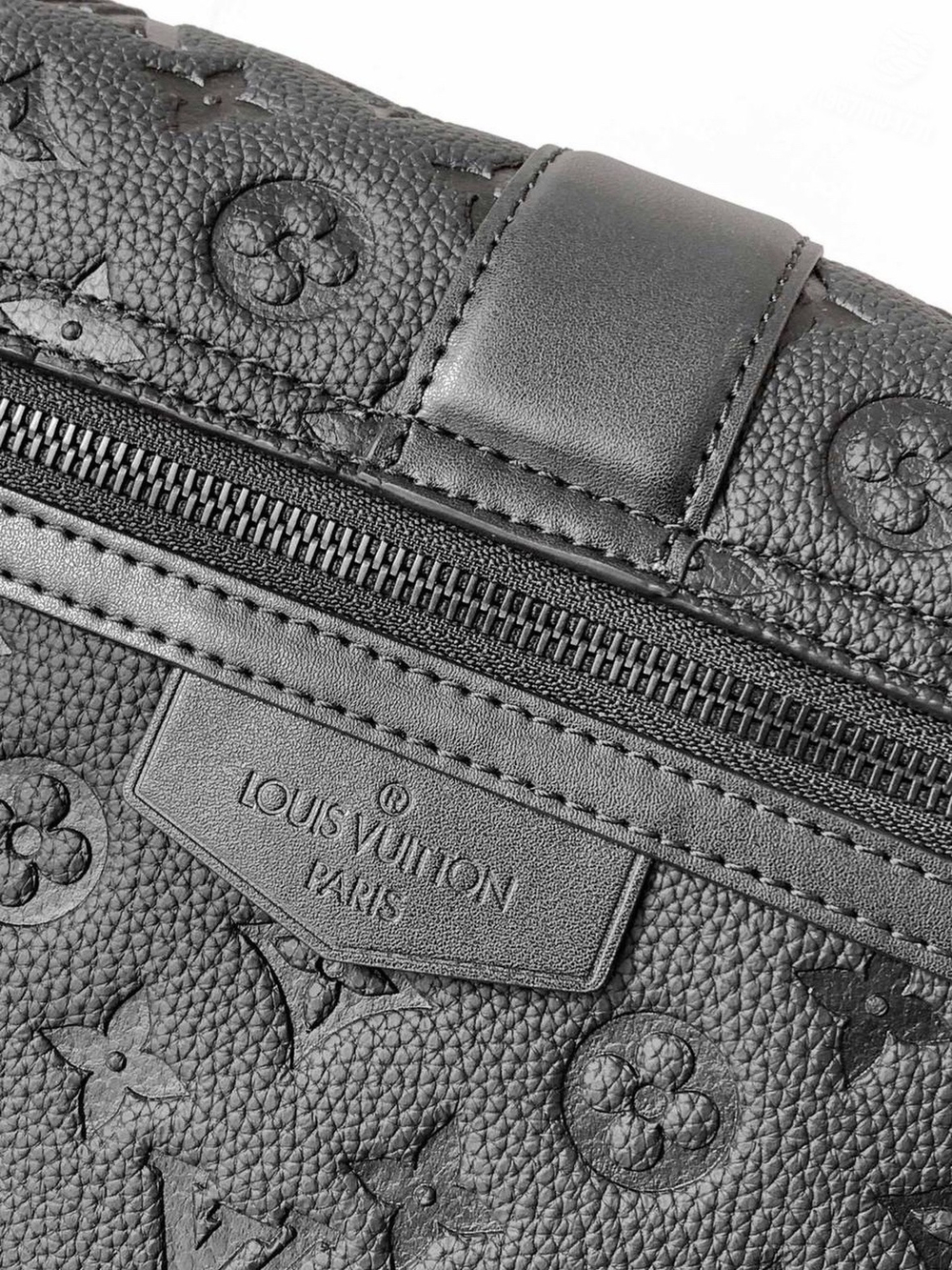 Сумка через плечо Louis Vuitton S-Cape