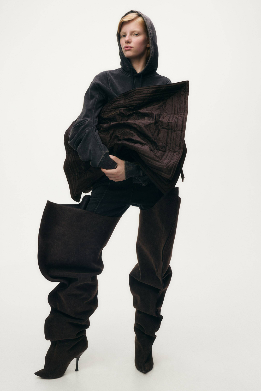 H&M - Glenn Martens Большая сумка-тоут, темно-коричневый