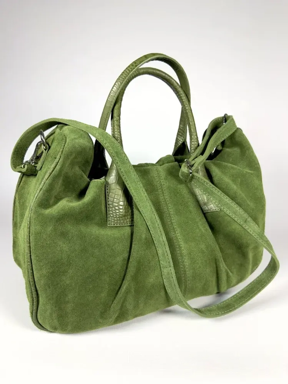 Женская зеленая сумка из натуральной замши
