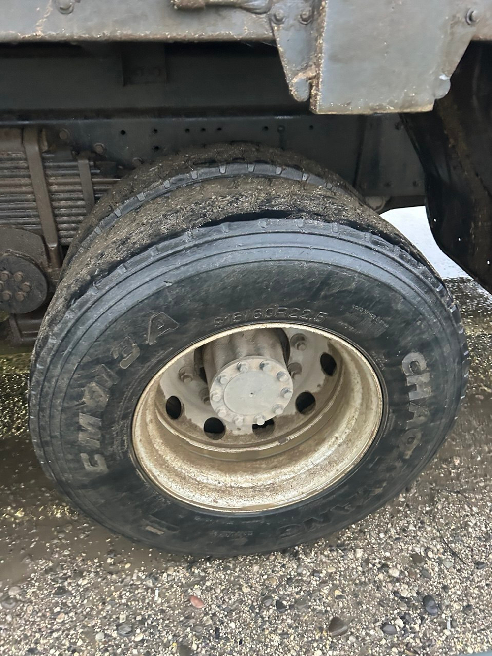 FAW J6 6x4 Бортовой с КМУ 352127 (Дизельный, 11.1 л, 390 л.с. МТ)