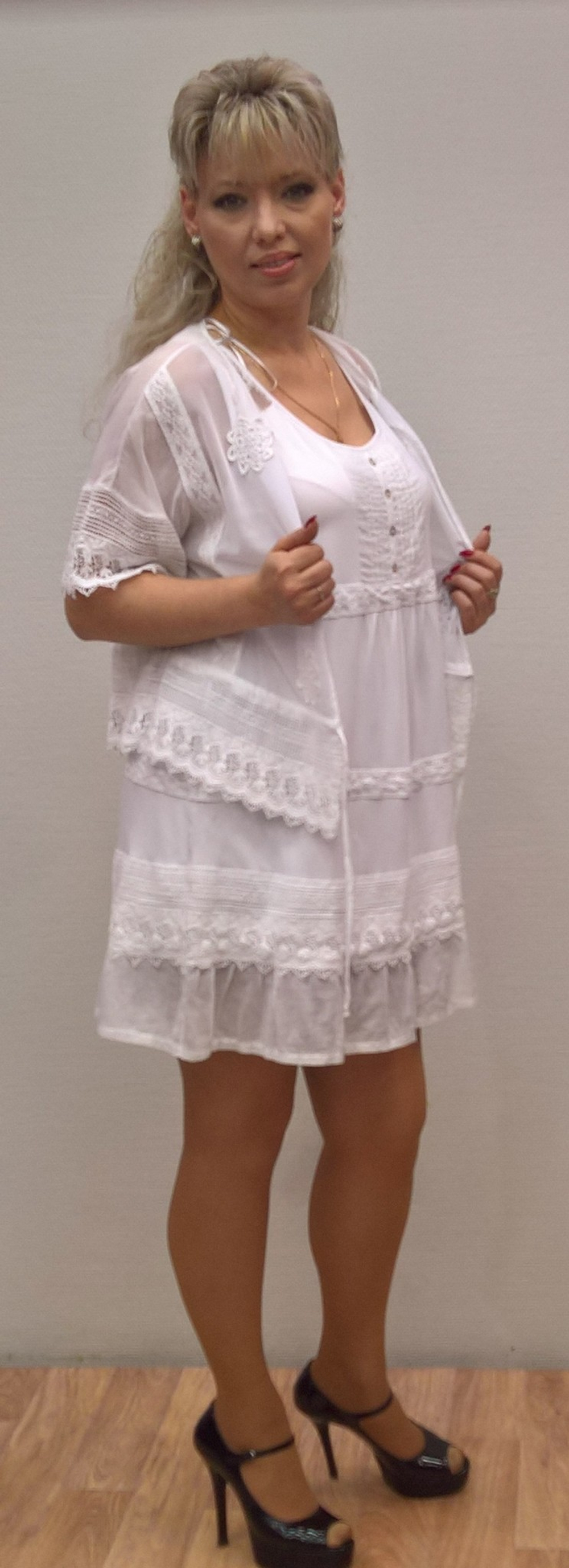 Белая хлопковая двойка (длинная туника и короткое болеро)