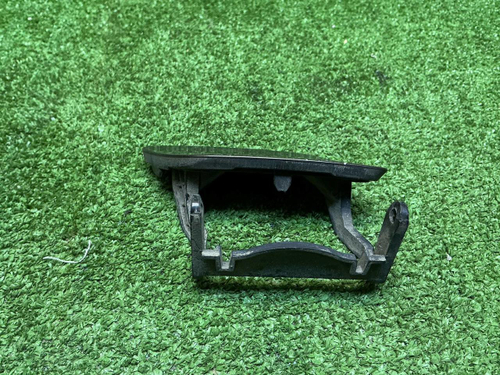 Крышка форсунки правая Audi Q5 1 8R (2012-2017)