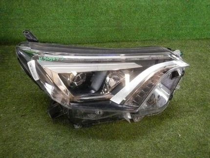 Фара правая Toyota RAV4 4 CA40 (2015-2019) LED