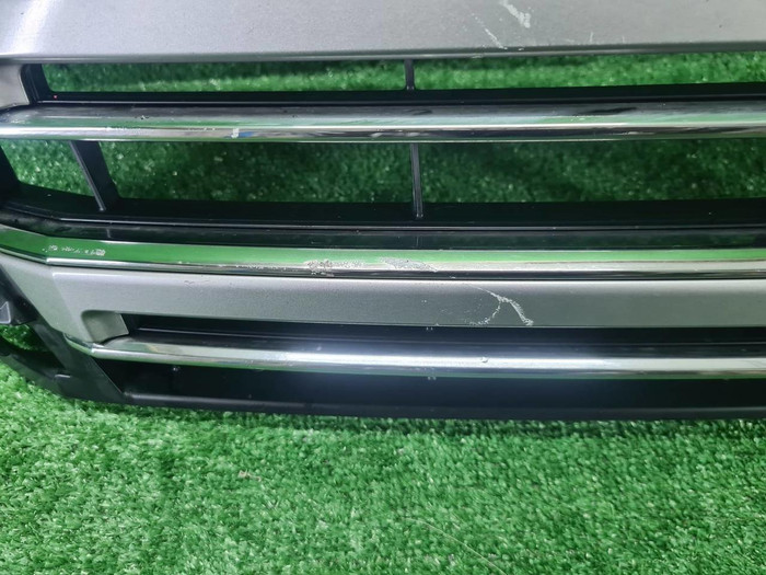 Решетка радиатора Toyota Land Cruiser 200 (2015-2021)