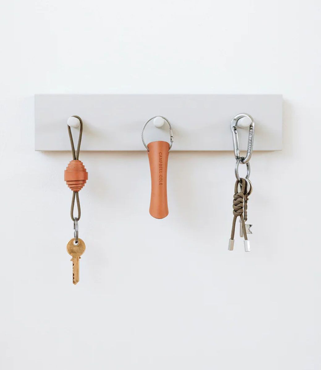 Campbell Cole Simple Key Toggle Tan — ключница из кожи