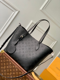 Louis Vuitton Blossom MM