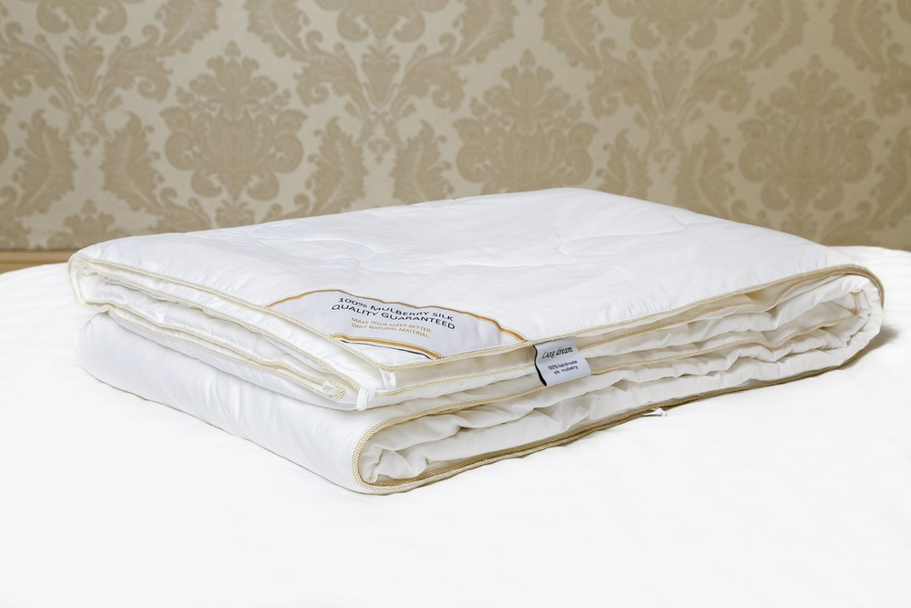 Одеяло всесезонное 220х240 Luxe Dream Premium Silk DC1003