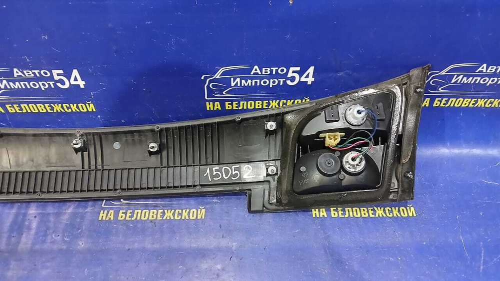 Вставка в багажник центральная SUBARU LEGACY 1998-2003