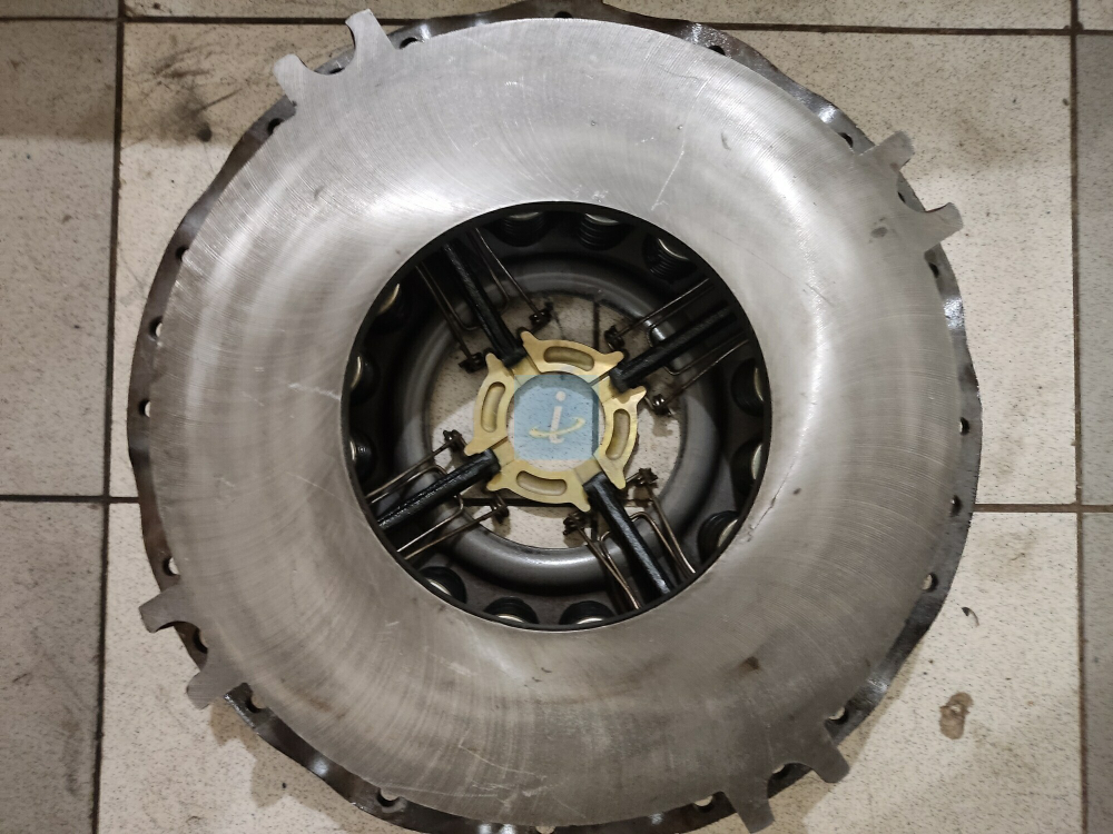 Диск нажимной (пупырчатый кожух 20 пружин) 238-1601090