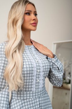 Серое платье гусиная лапка