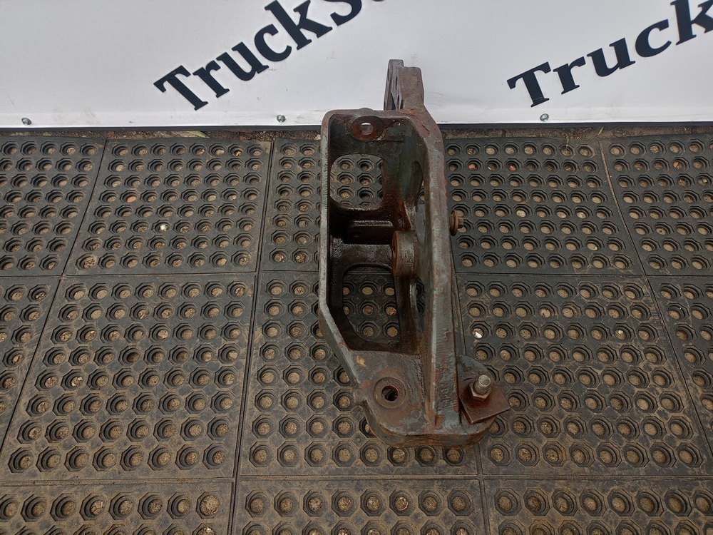 Кронштейн рессоры передней правый