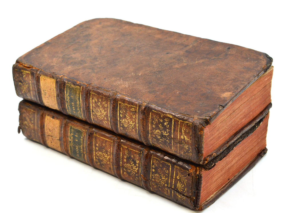 Ладвокат Ж. Б. Историко-Портативный Словарь. В 2 т. Т. 1-2. Париж, 1758. На французском языке.