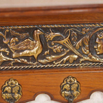 Настенная вешалка в Неоренессансном стиле