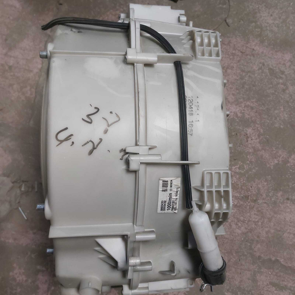 16 Бак для стиральной машины Bosch 9000354783, 9000354782 б/у