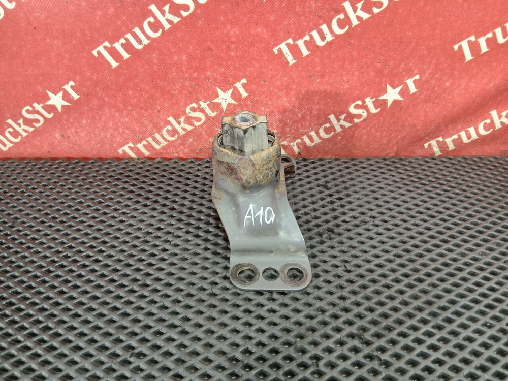 Кронштейн ящика акб 2019г.