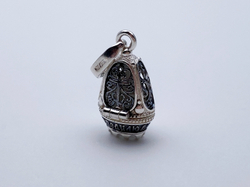 Ладанка из серебра/Чернение/С подвижным ухом/Со вставкой из черного фианита/Матрона
