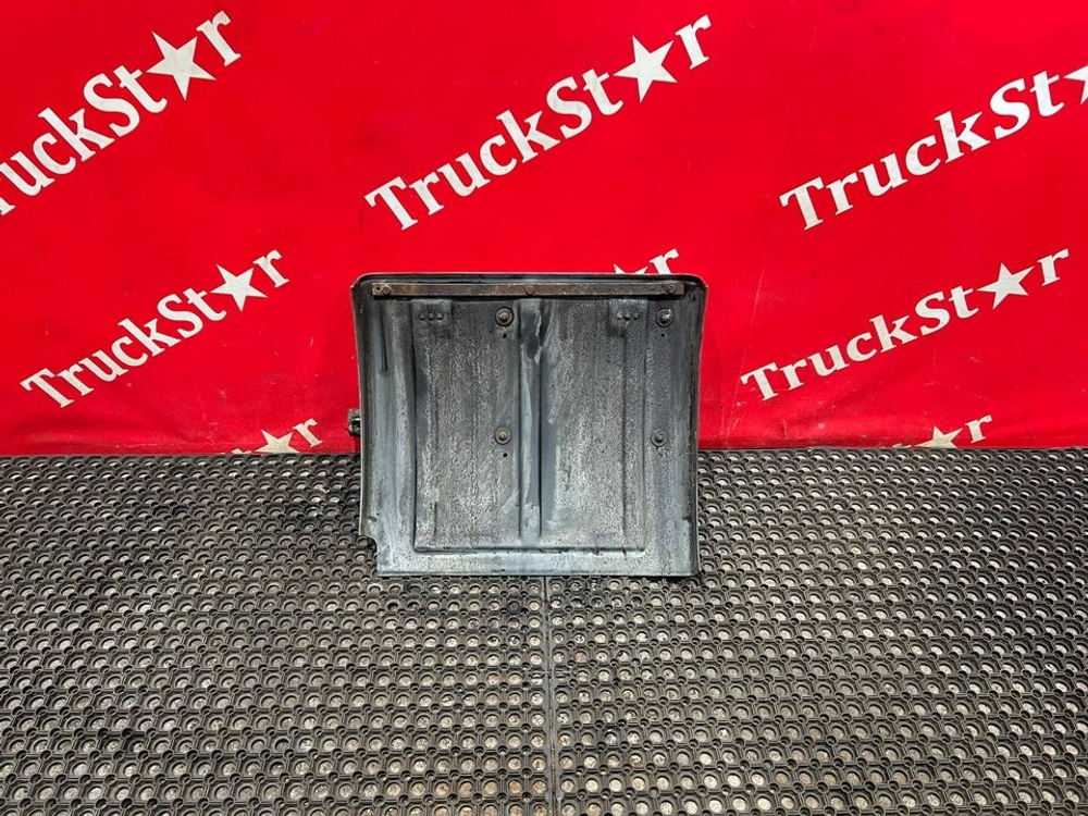 Крыло заднее правое передняя часть