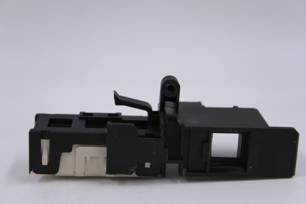 Устройство блокировки люка (УБЛ) 17438100005405 стиральной машины Leran