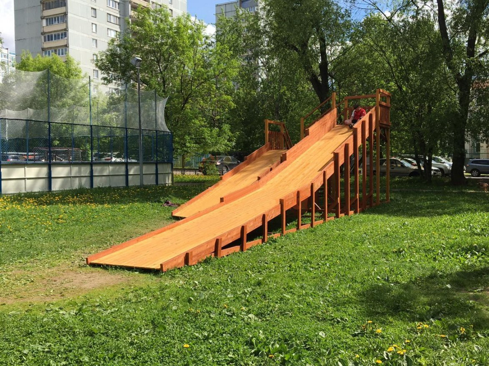 Зимняя деревянная игровая горк