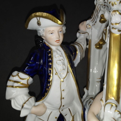 Фарфоровая композиция «Прогулка на портшезе». Чехия, Ройял Дукс (Royal Dux). ХХ в.