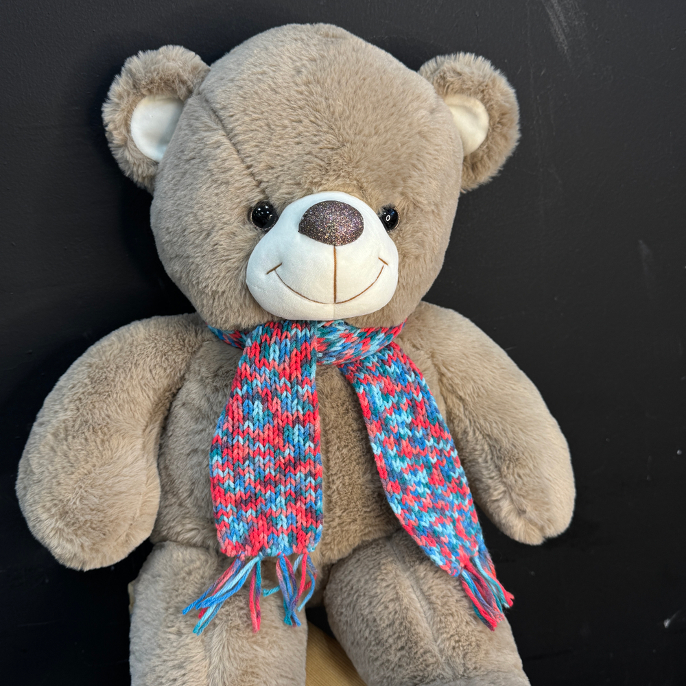 Медведь плюшевый с шарфиком