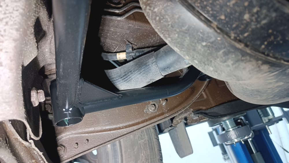 Усилитель заднего подрамника спереди Kia Sportage (5-го поколения) NQ (ПОД ЗАКАЗ)