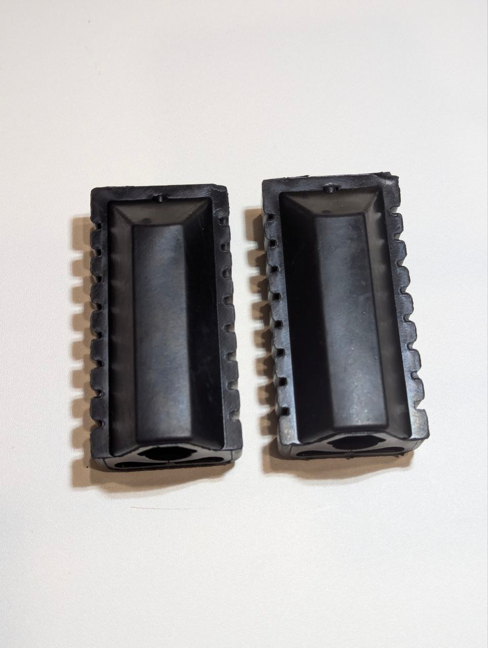 Резинки подножек педалей водителя для мопеда Альфа, Дельта