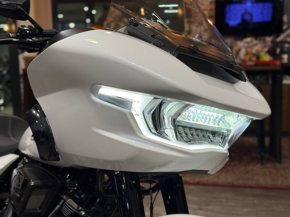 Harley-Davidson Road Glide 117, WHITE ONYX PRL/BLK, 2024