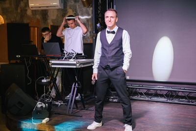 Ведущий + DJ