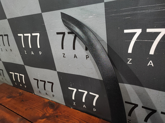 Накладка двери задней правой Kia Seltos 19-нв Б/У Оригинал 87734Q5010