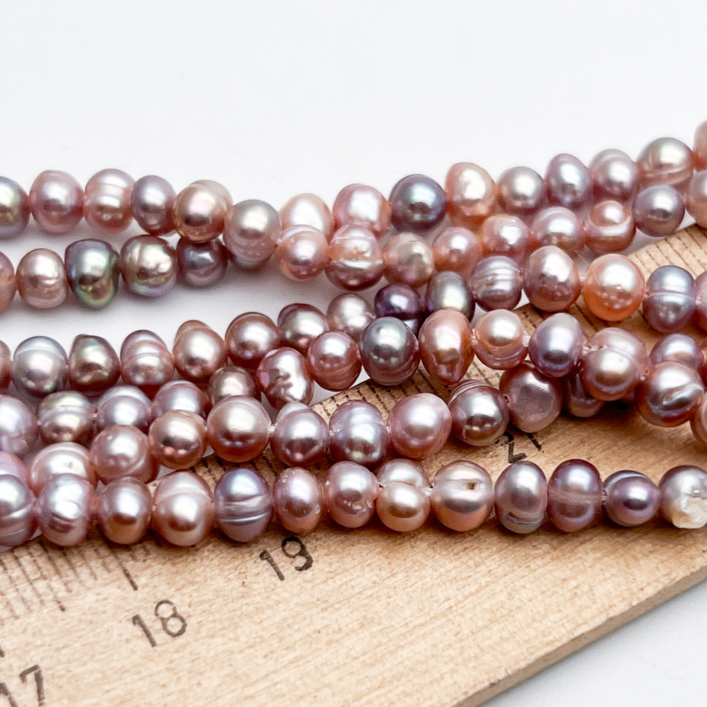 Жемчуг бусины, цвет темно-розовый, размер около 4,5-5 мм, цена за отрезок 17 см (1/2 нити)