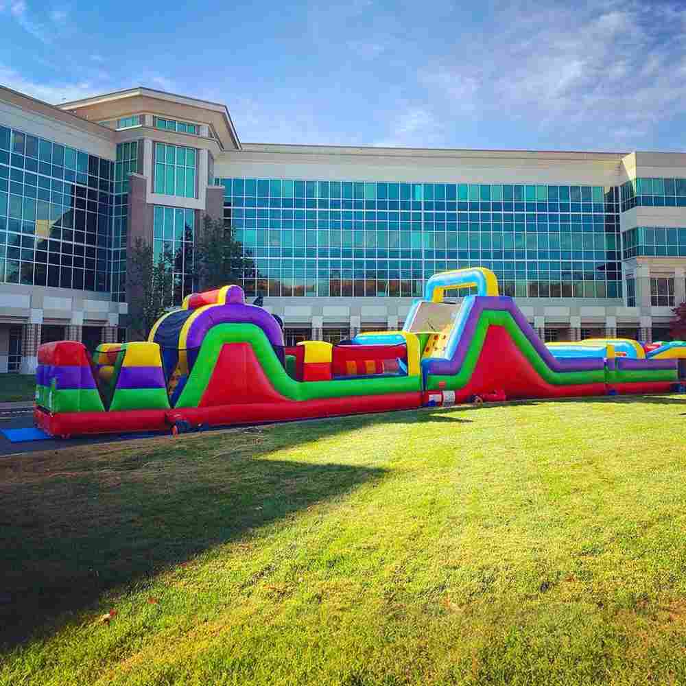 Надувная полоса препятствий для бизнеса «Радужный Драйв», 24×3×4 м