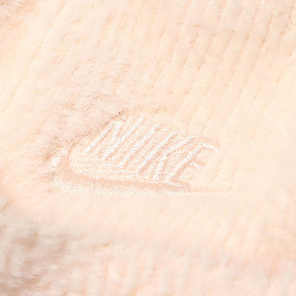 Шапка Nike Peak Cream