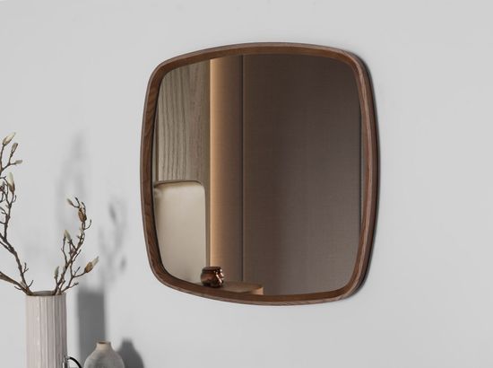Квадратное настенное зеркало 3285 из ореха