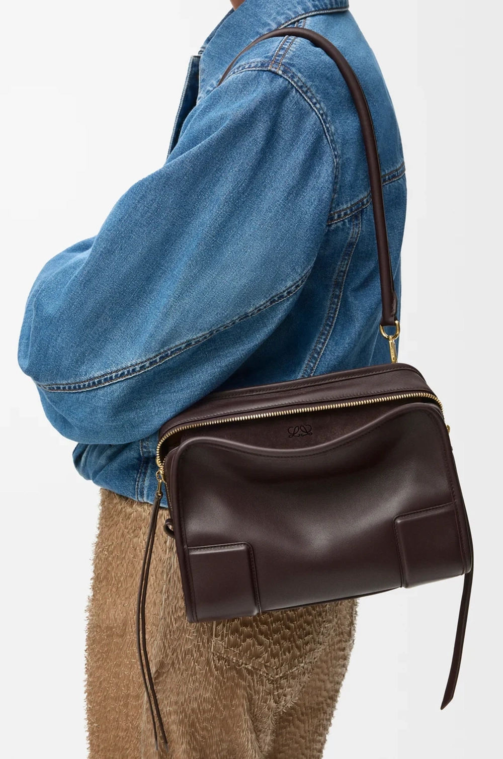 Loewe Маленькая сумка Amazona 180 из мягкой телячьей кожи, темно-каштановый