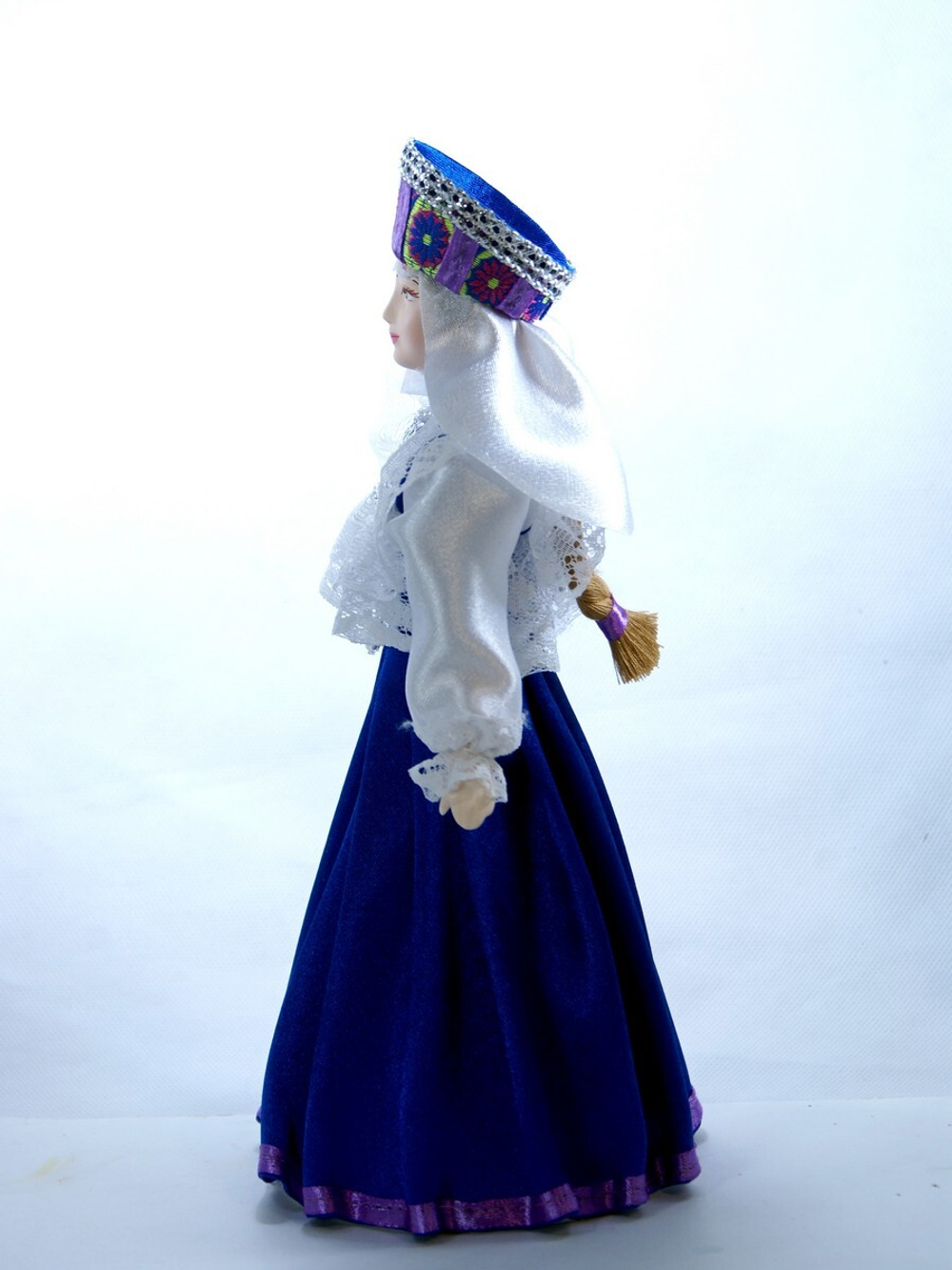 Кукла коллекционная в Свадебном женском костюме.