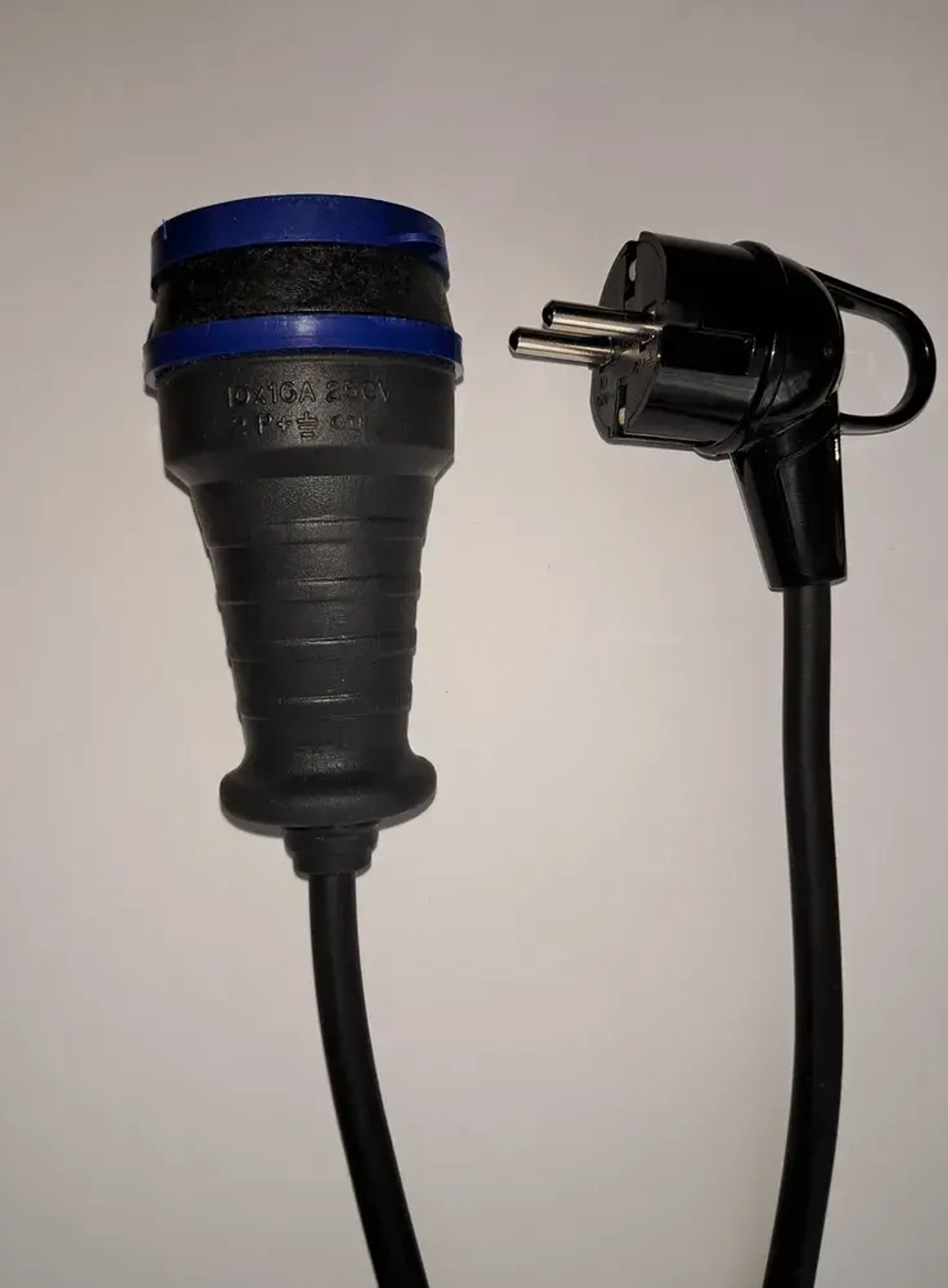 Удлинитель электрический "Доктор Ап" 1 розетка, 3 метра, КГтп-ХЛ 2x1.5 мм, черный 3.6 кВт, 16А, серия "Мощный"