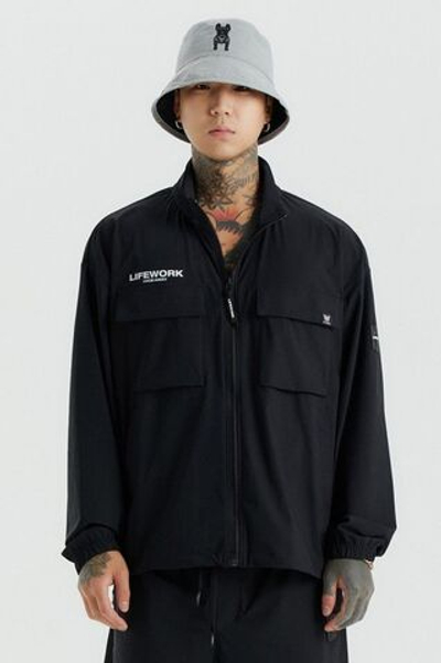 Куртка на молнии с нашивными карманами