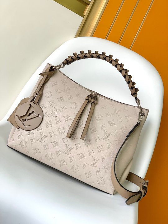 Louis Vuitton Beaubourg Hobo MM