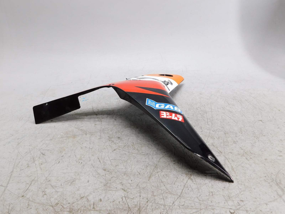 Пластик боковой правый Honda CBR600RR 06-08 64320-MFJ-D000