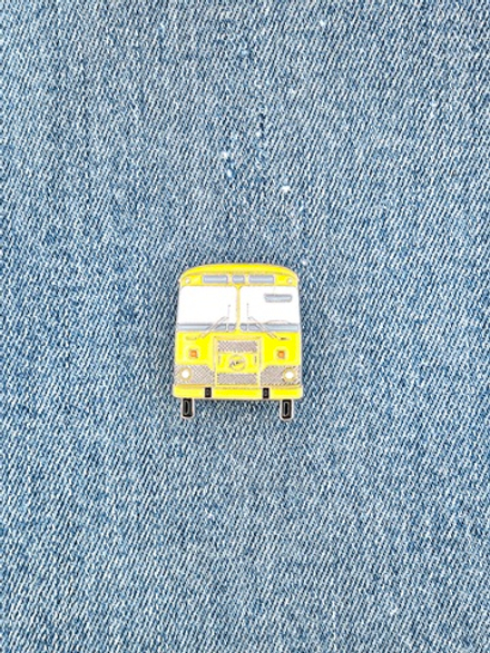 Значок автобус Лиаз 677 жёлтый