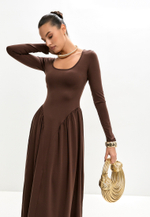 Платье с рукавами и драпировкой