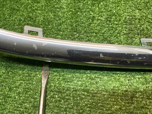 Молдинг решетки радиатора Mercedes V W447 (14-нв)