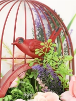 Композиция настенная с цветами в металлической клетке